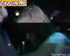 Aangerand door een groep stoute wijven