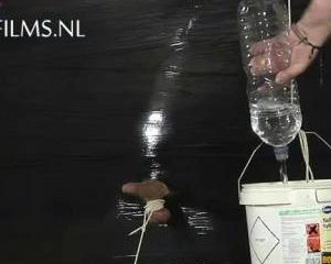 Oude meester zuigt aan de jongeheer van zijn schandknaap